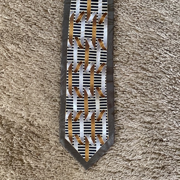 FINAL PRICE $10 VTG 90’s DI MOSSIO Men's Tie 100% Silk Hand Made - Picture 3 of 14